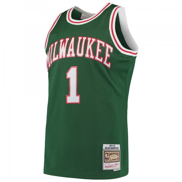 Men's Milwaukee Bucks Oscar Robertson Mitchell & Ness Green 1971/72 Hardwood Classics Swingman Jersey